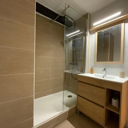 Apartment Tres Bel Refait A Neuf